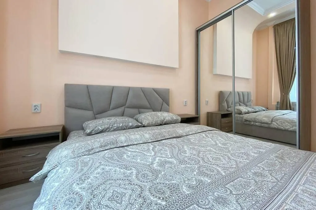 Comfortable Luxury Apartment With 3 Rooms. Center Heart Of Kiev ウクライナ