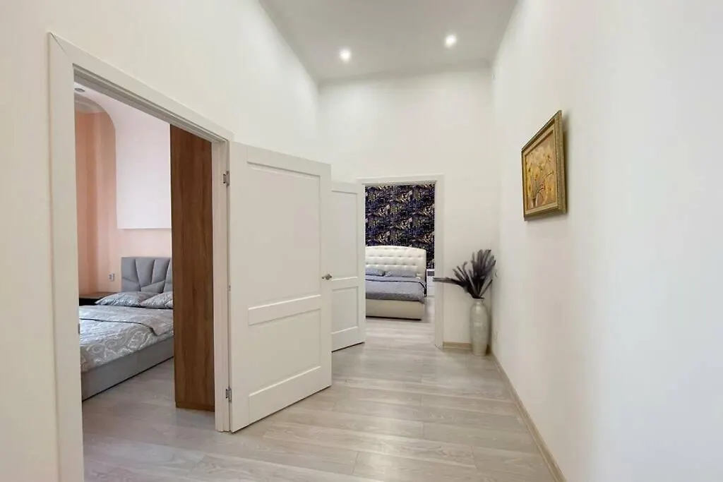 Comfortable Luxury Apartment With 3 Rooms. Center Heart Of Kiev