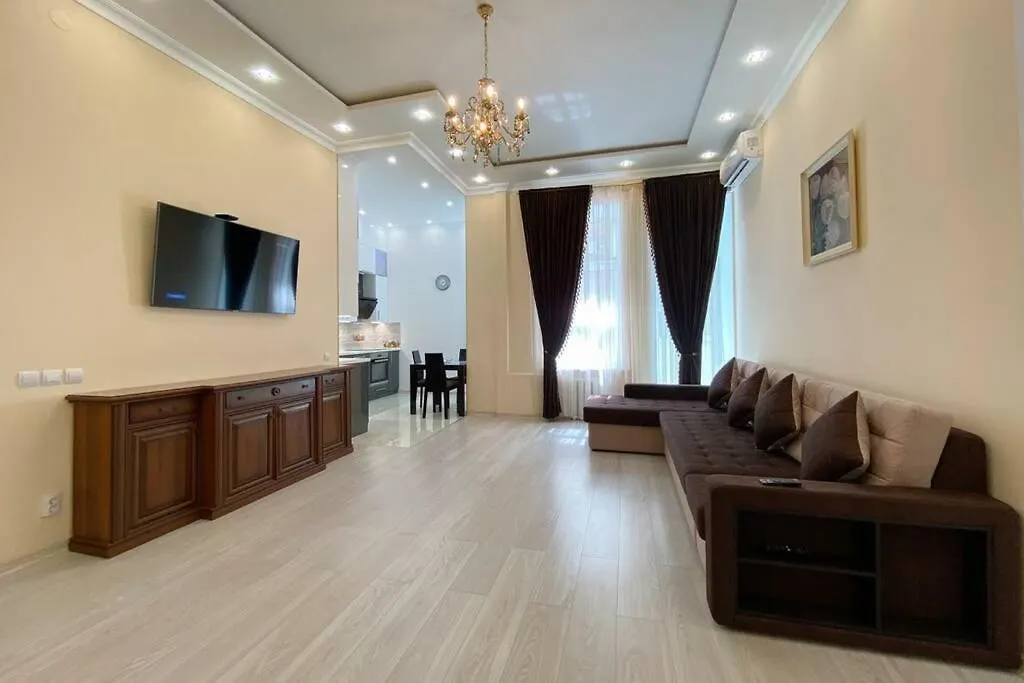 Comfortable Luxury Apartment With 3 Rooms. Center Heart Of Kiev