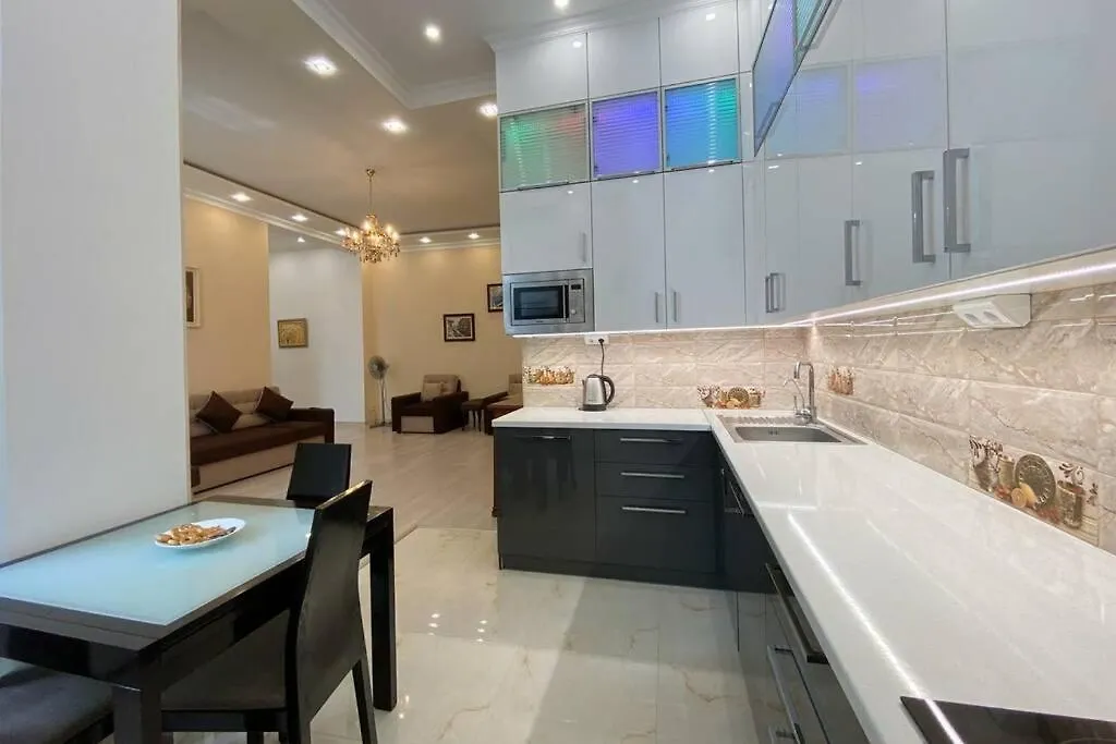 Comfortable Luxury Apartment With 3 Rooms. Center Heart Of Kiev Kiew