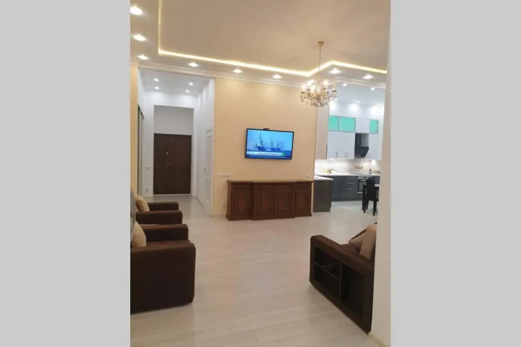 Comfortable Luxury Apartment With 3 Rooms. Center Heart Of Kiev Ukraine