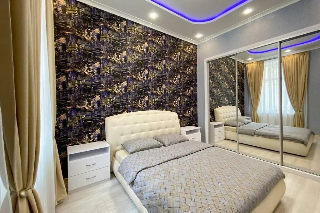 Comfortable Luxury Apartment With 3 Rooms. Center Heart Of Kiev Kiew