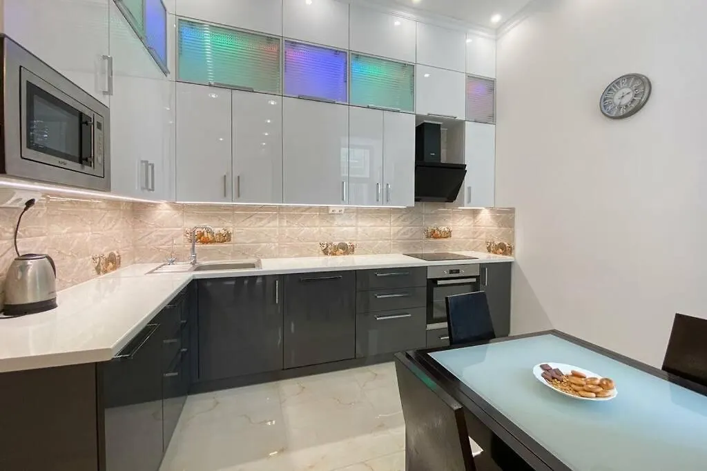Comfortable Luxury Apartment With 3 Rooms. Center Heart Of Kiev  Kiew