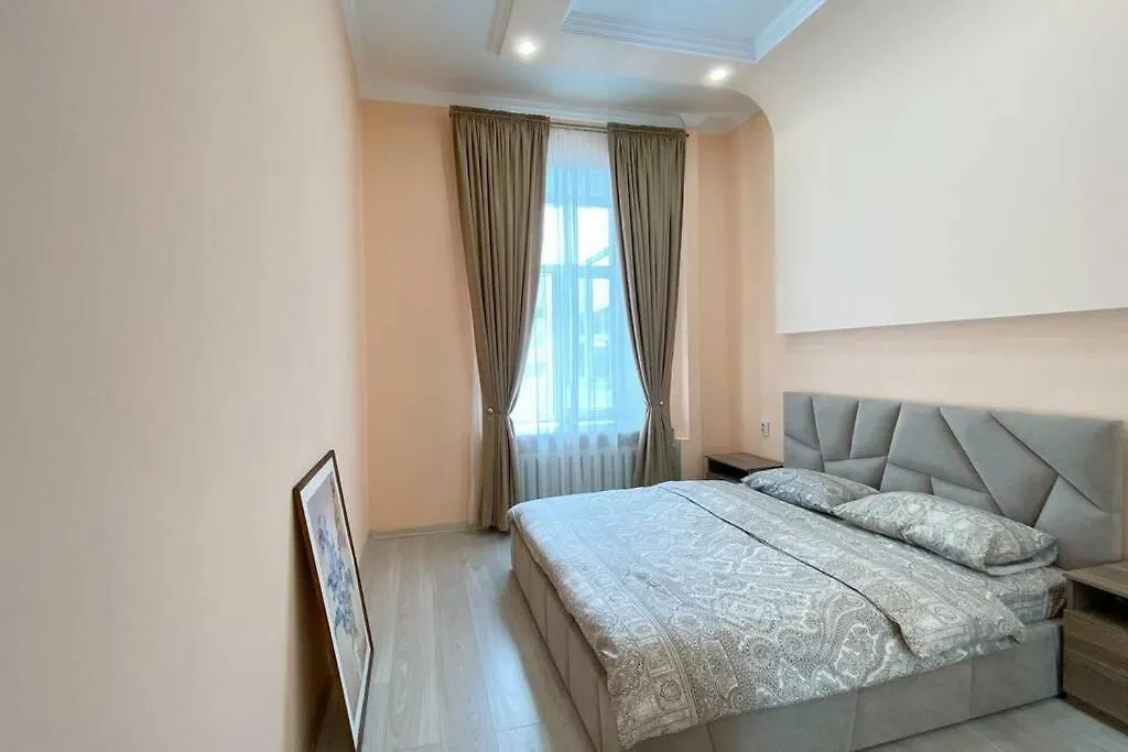 Comfortable Luxury Apartment With 3 Rooms. Center Heart Of Kiev